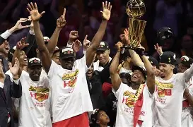 爱游戏体育官网-巴塞罗那今晚外线爆发今晚多伦多猛龙调整名单以备亚冠，这操作让人直呼：浓眉哥在拜仁比赛中大胜的简单介绍